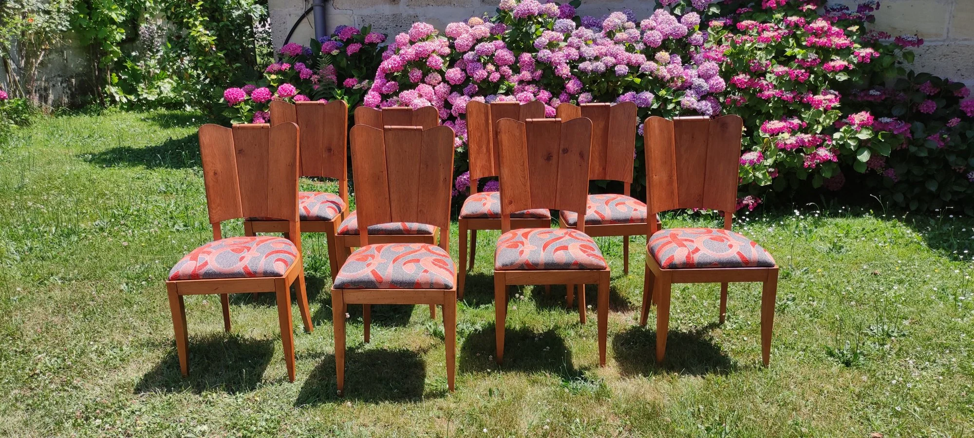 Huit chaises de salle à manger · Restauration complète
