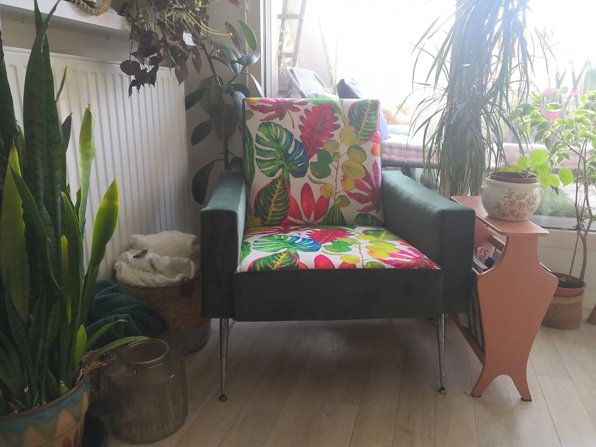 Fauteuil velours et tropical · après