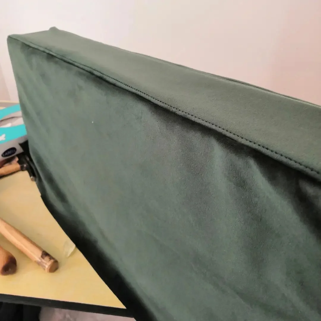 Fauteuil velours et tropical · couverture